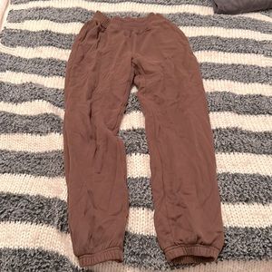 american eagle joggers